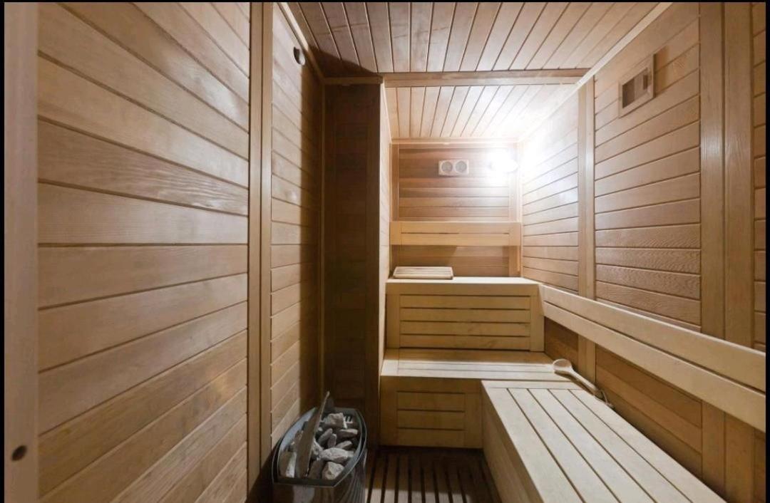 Apartahotel Aura With Balcony, Pool, Gym & Sauna