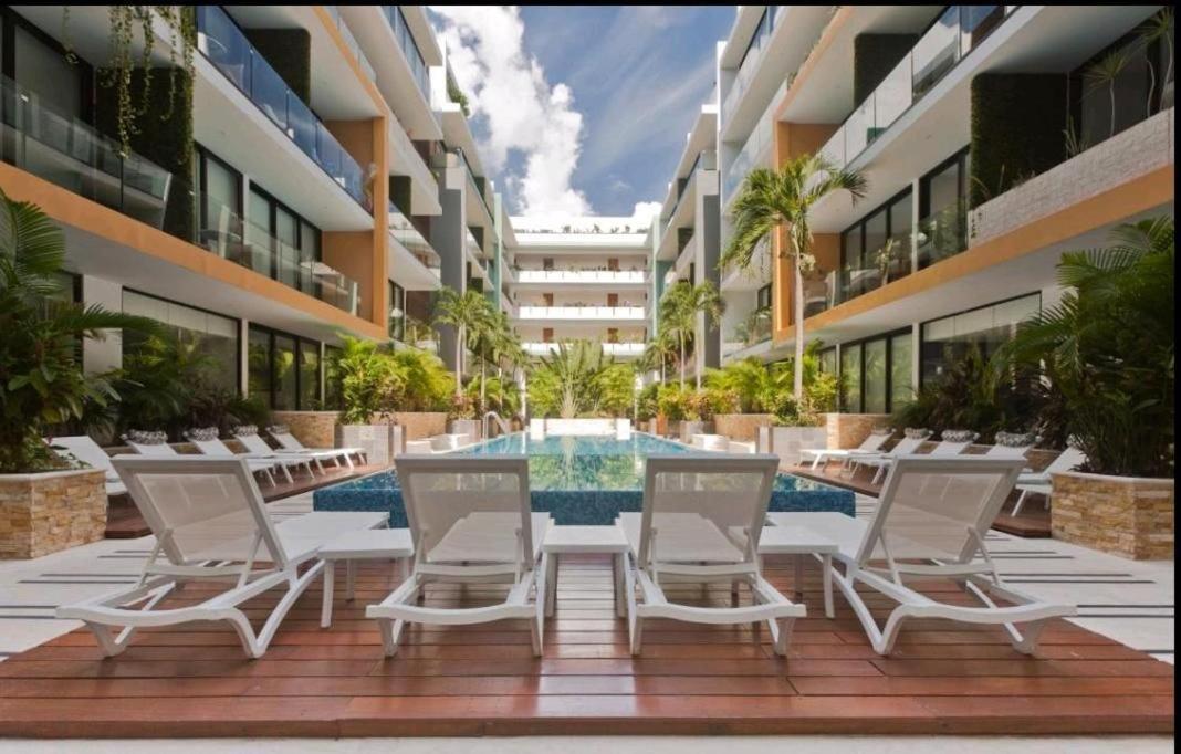 Aura With Balcony, Pool, Gym & Sauna Apartahotel *